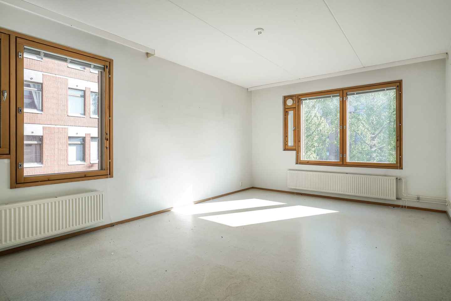 Living room before reform renovation.