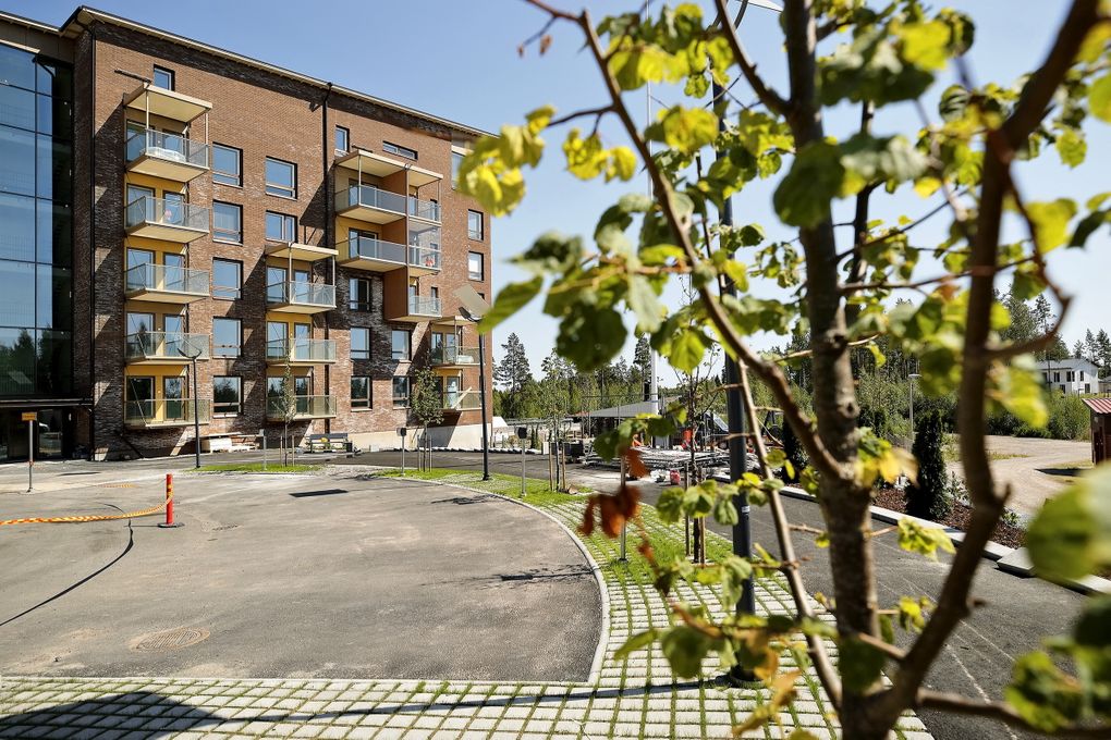 Asumisoikeusasuntojen kauppa käy myös loma-aikana. Kuva: Mikko Käkelä