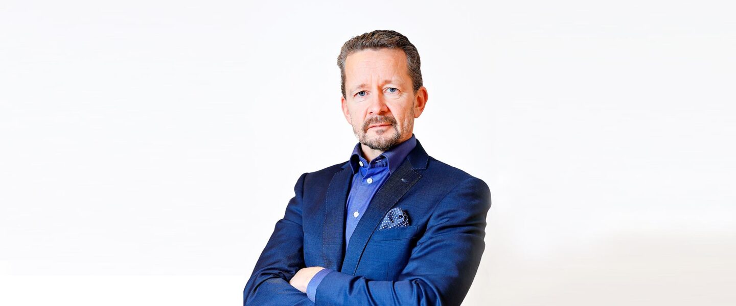 Jari Riskilä on Asuntosäätiön Asumisoikeus Oy:n toimitusjohtaja.