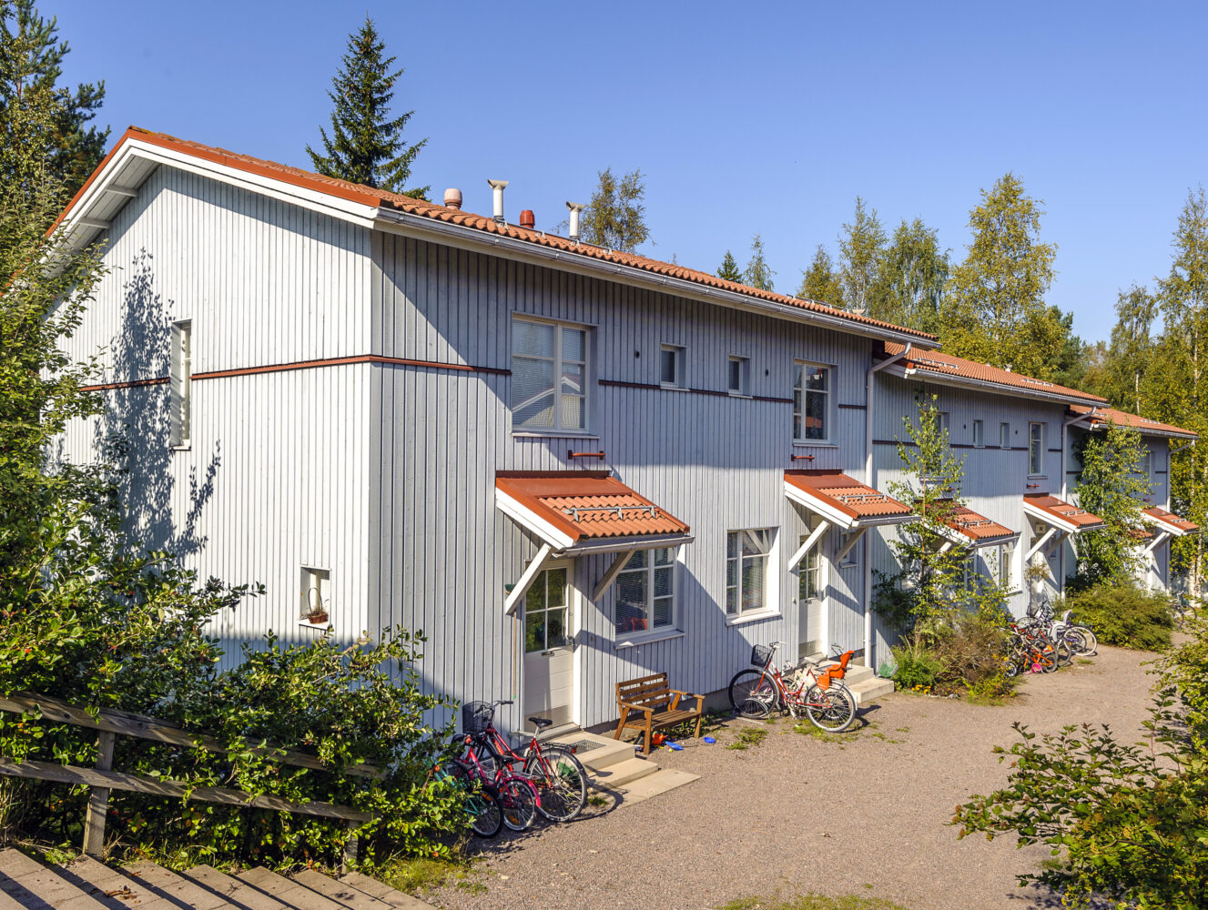 Asuntosäätiön asumisoikeusasuntoja Hyvinkään Metsäkujalla.