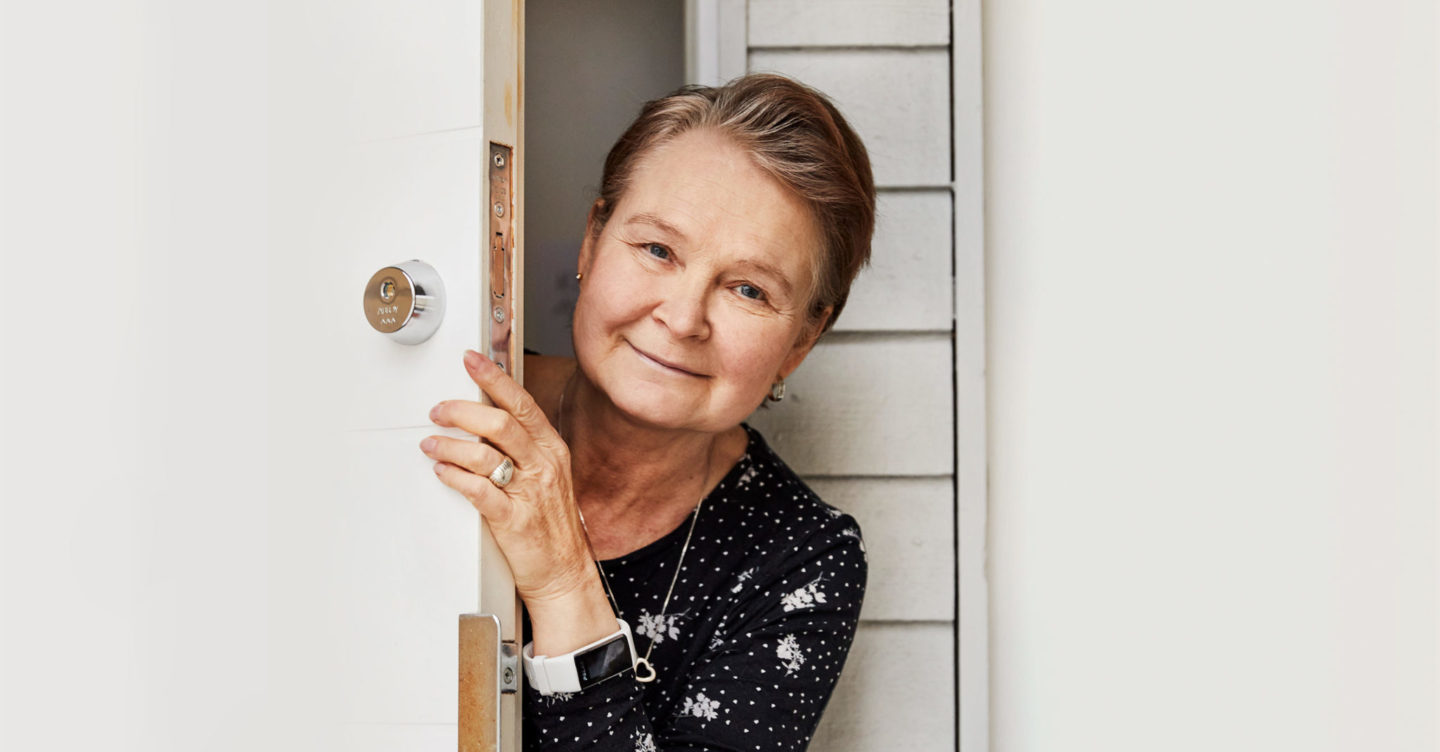 Asuntosäätiön asukas Tiina Lausjärvi. Kuva: Heidi Strengell.